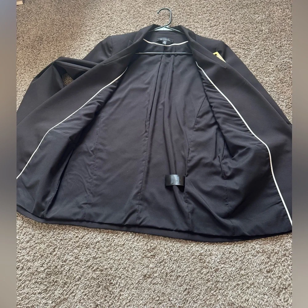 white house black market relaxed blazer in black - Picture 10 of 10